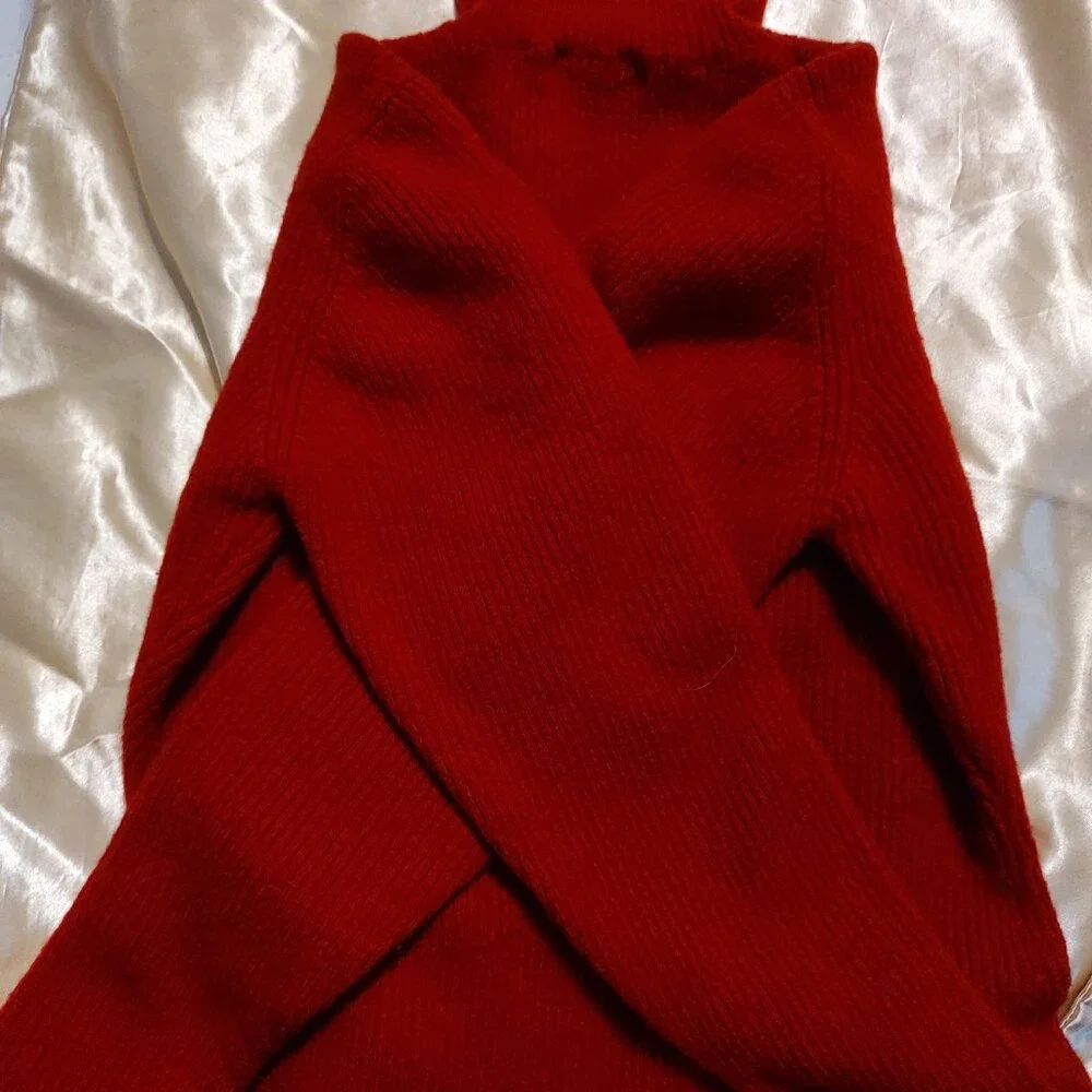 Sweater - Picture 1 of 2